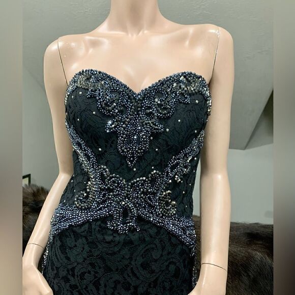 New Stunning Black Floral Lace Beaded Strapless Mermaid Gown - Picture 2 of 13